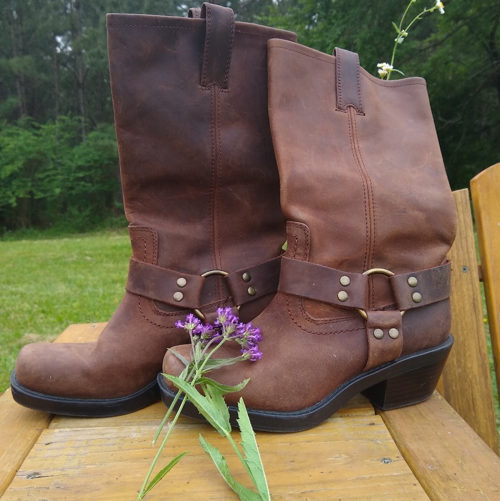 mossimo supply co Cowgirl Brown Boots size6.